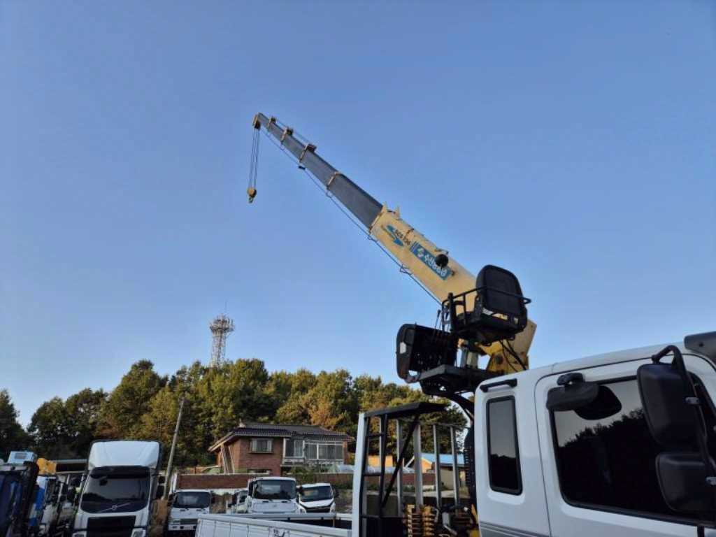 현대 메가트럭 5톤 수산 736 카고크레인 2017년식 주행 66,300km 중고 화물차 상세 이미지 9