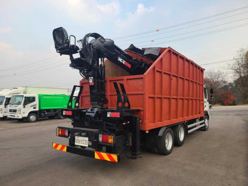 2018년식 주행 42,467km 현대 메가트럭 5톤 히아브 10000XG 집게차 중고 화물차 상세 이미지 5