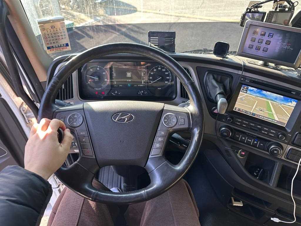 현대 엑시언트 14.5톤 원쓰리 컨테이너형 냉동탑 2019년식 주행 410,873km 중고 화물차 상세 이미지 15