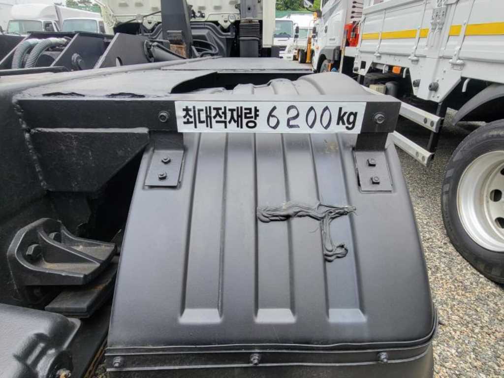 현대 메가트럭 7톤 암롤 2011년식 주행 100,388km 중고 화물차 6.2톤 상세 이미지 9