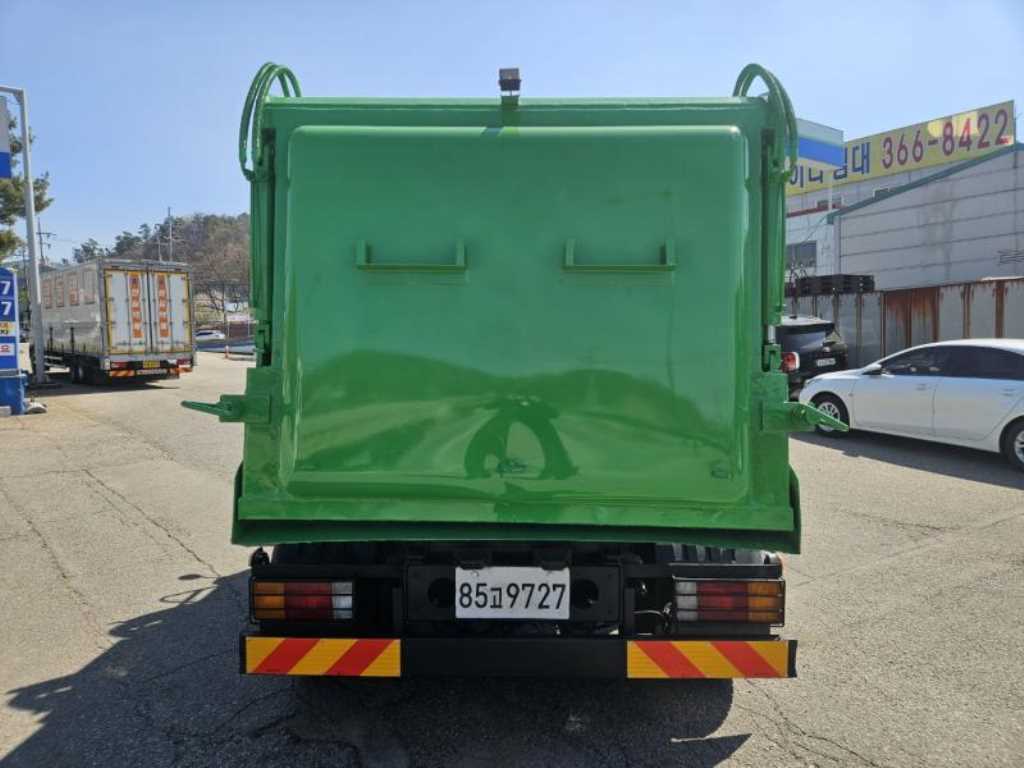 2016년식 주행 311,508km 현대 메가트럭 5톤 음식물수거차 중고 화물차 음식물차 상세 이미지 7