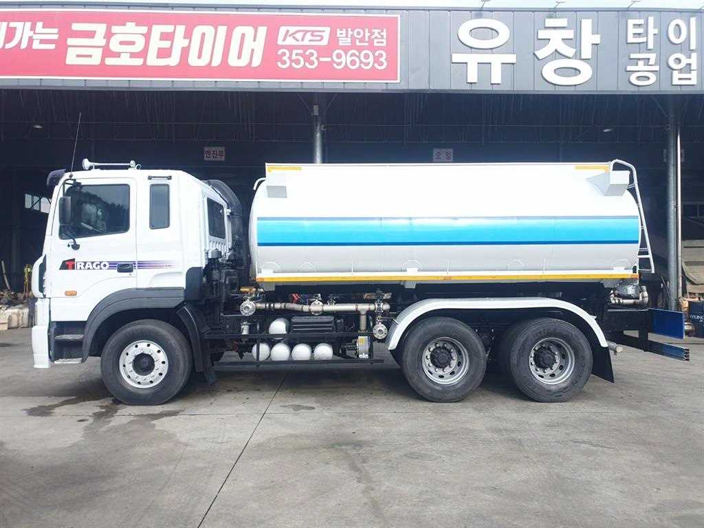 현대 트라고 21톤 살수차 2011년식 중고 화물차 2011-05 주행 1,200,000km 상세 이미지 4