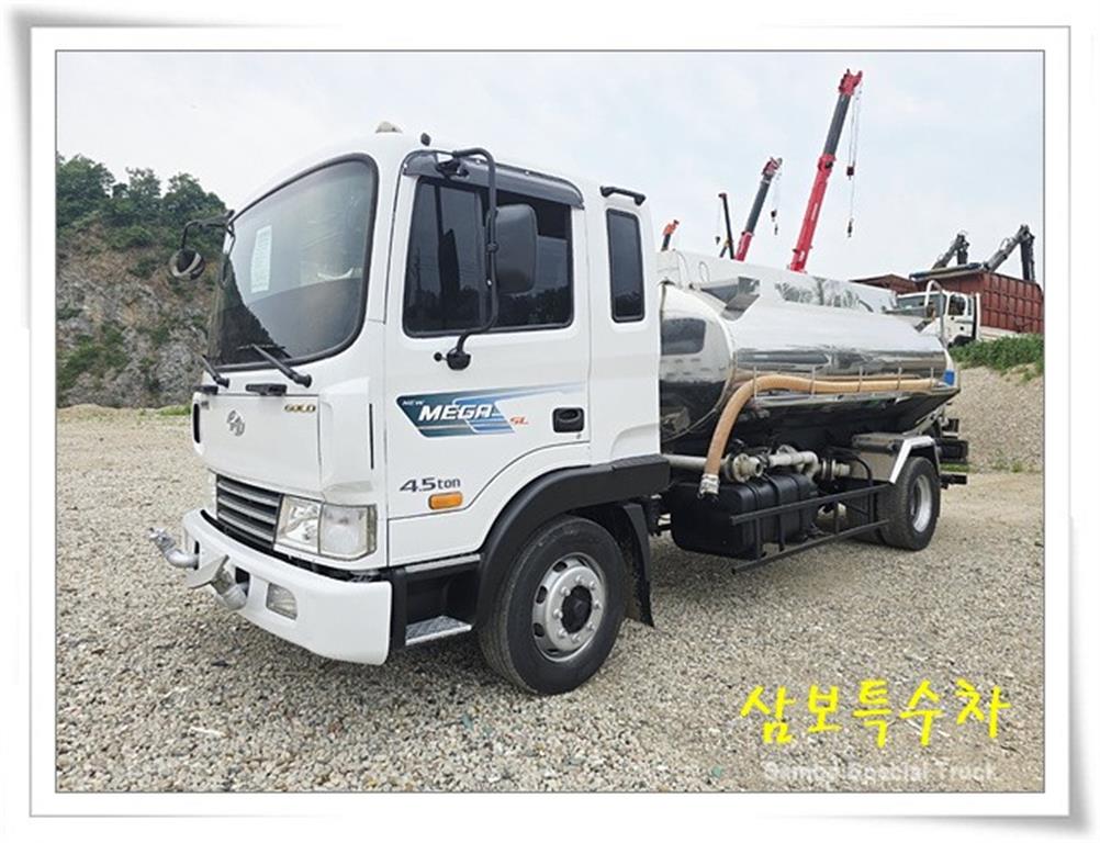 현대 메가트럭 7톤 올스텐 7000리터 살수차 2007년형 주행 669,482km 중고 화물차 대표 이미지
