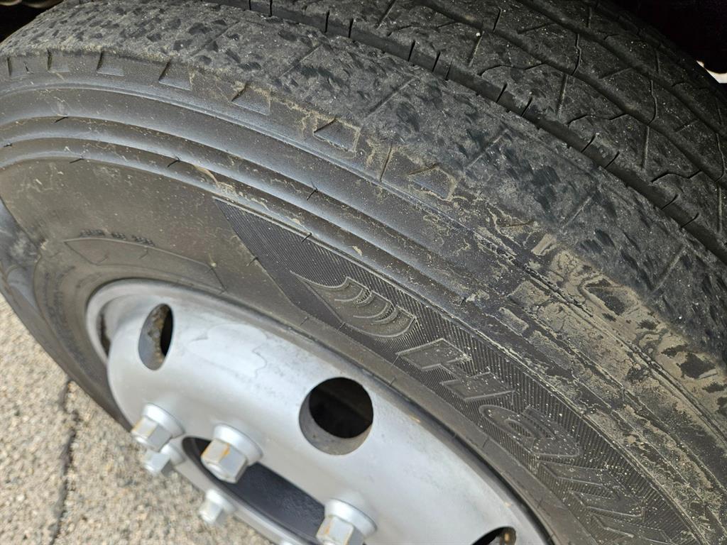 볼보 4.5톤 셀프로더 적재함 7500 태건특장 2018년식 주행 475,437km 중고 트럭 상세 이미지 18