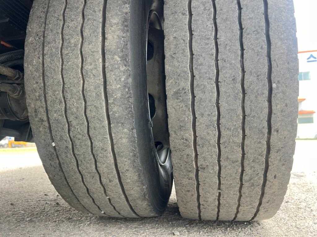현대 메가트럭 4.5톤 셀프로더 2015년식 주행 1,147,655km 중고 화물차 상세 이미지 12