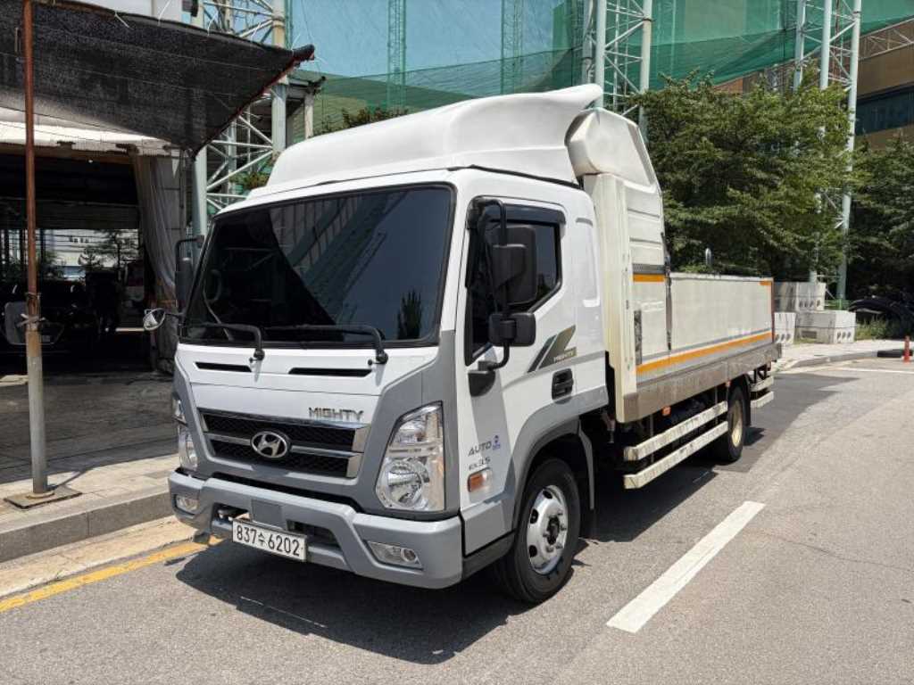 3.5톤 8통 신조 활어차 2024년형 주행 131,690km 중고 화물차 대표 이미지