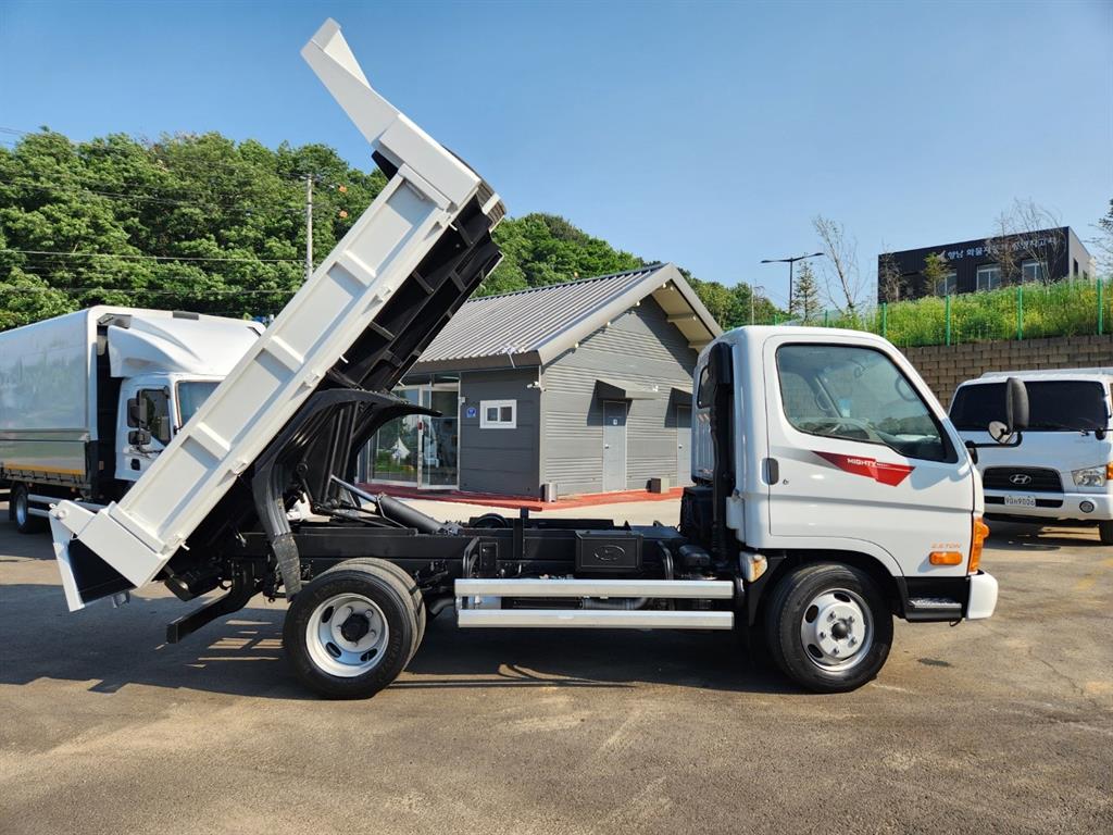 2013년식 주행 37,635km 마이티 큐티 2.5톤 정품 덤프 중고 화물차 상세 이미지 12