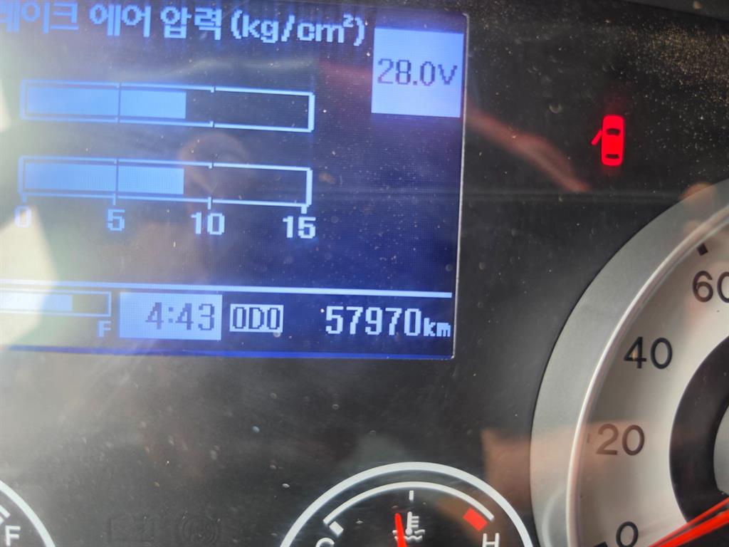 2017년식 주행 57,810km 현대 메가트럭 5톤 정품 덤프 중고 화물차 상세 이미지 10
