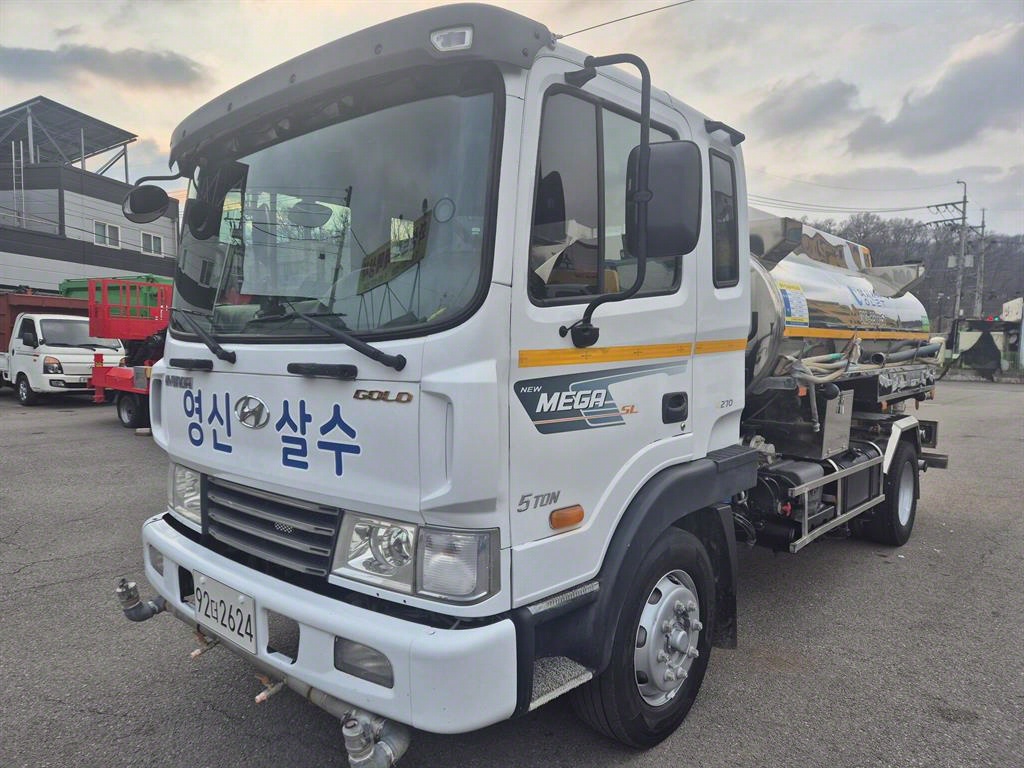 현대 5톤 7200리터 스텐 살수차 2009년식 주행 198,501km 중고 화물차 대표 이미지