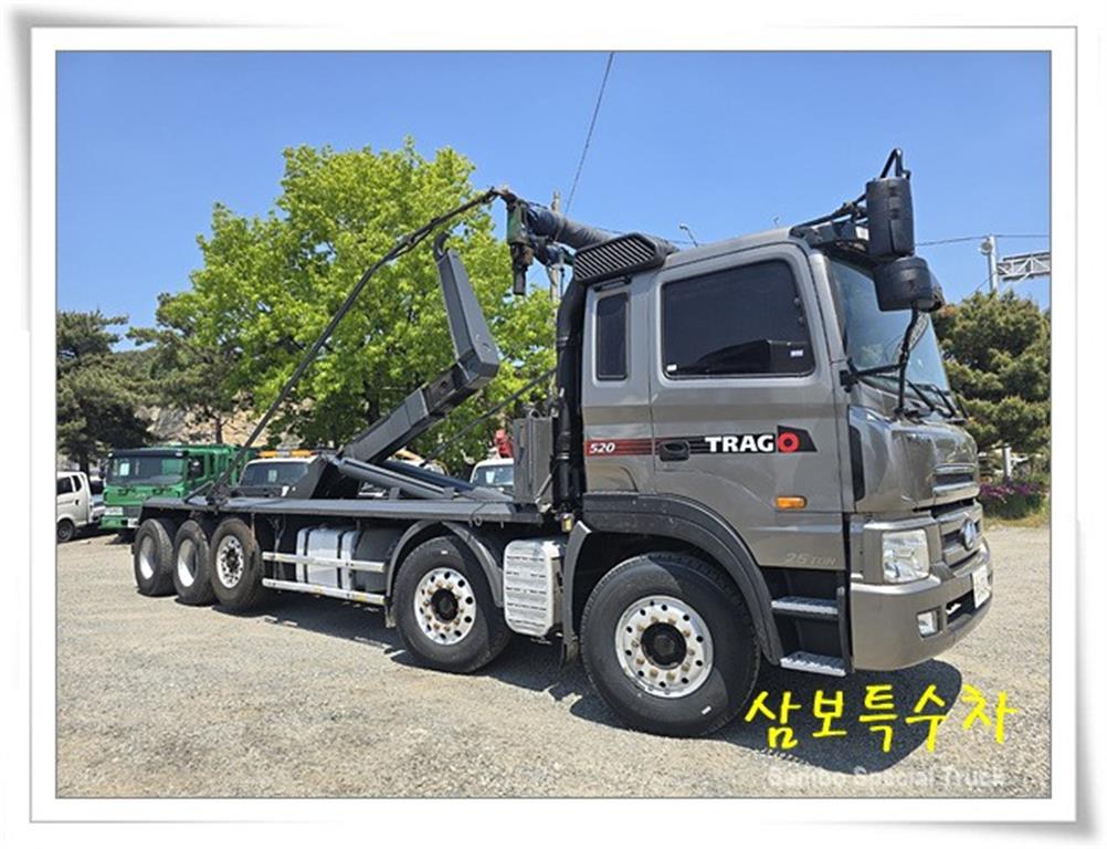 현대 트라고 25톤 롱바디 암롤트럭 2013년식 주행 1,052,374km 중고 화물차 상세 이미지 2