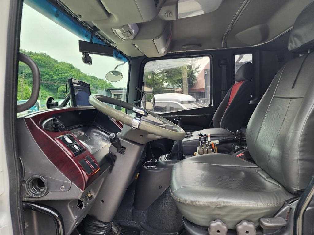 현대 메가트럭 5톤 암롤 2013년식 중고 화물차 2013-07 주행 281,067km 상세 이미지 9