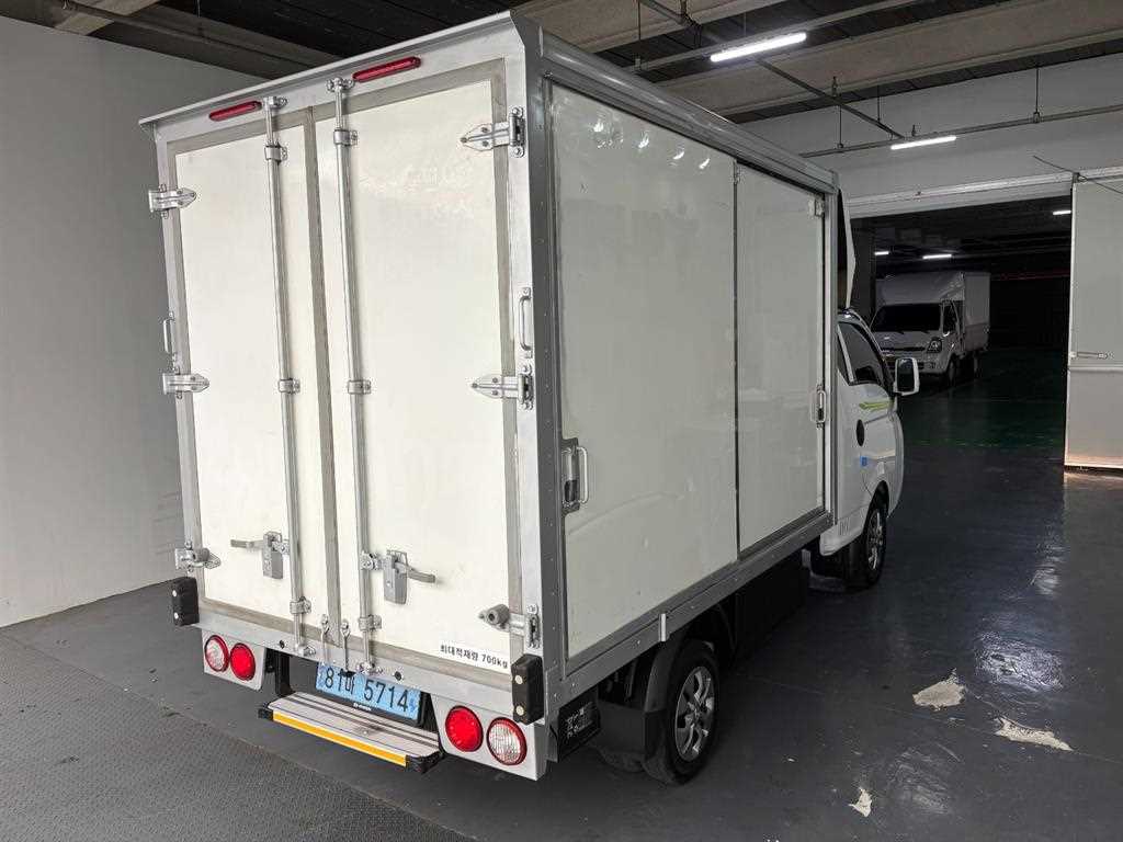 현대 포터2 EV 1톤 하이내장탑 2023년식 주행 18,390km 중고 화물차 상세 이미지 4