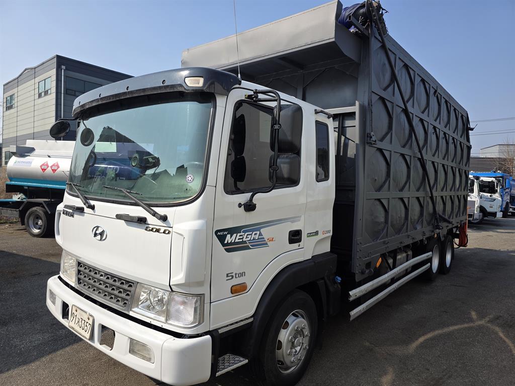 2019년식 주행 320,924km 현대 메가트럭 5톤 광림 1204EX 집게차 중고 화물차 대표 이미지
