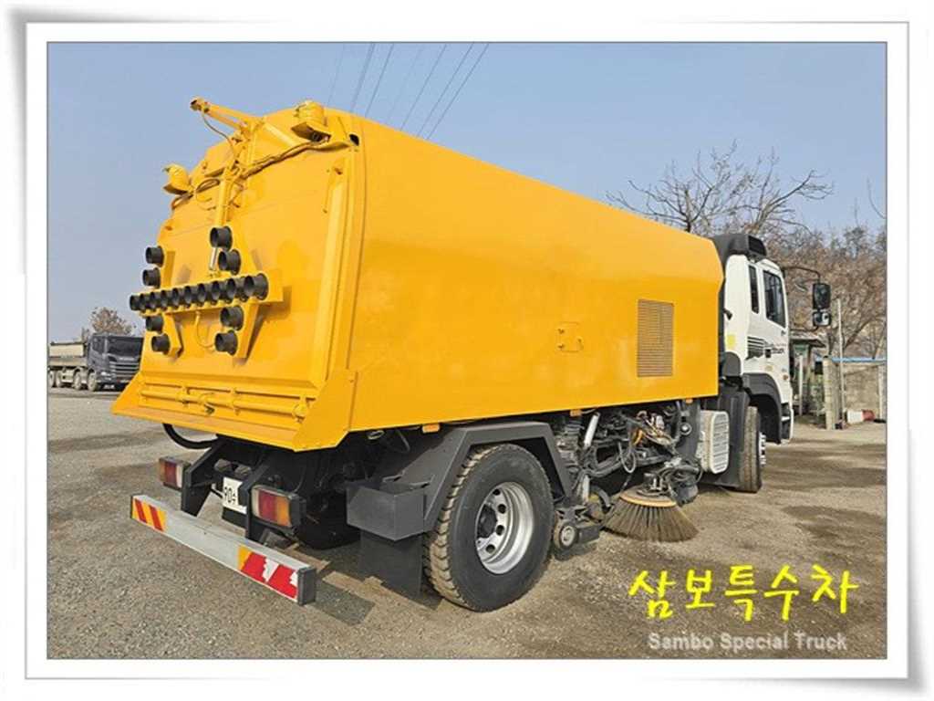 현대 8.5톤 신정 노면청소차 2015년식 중고 화물차 그 밖에 2015-02 주행 90,021km 상세 이미지 6