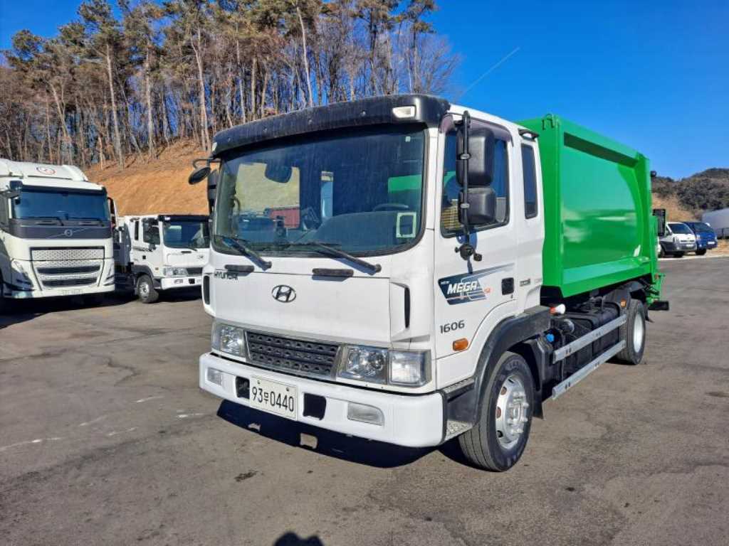 현대 메가트럭 5톤 압착식 진개차 2018년식 주행 231,704km 중고 화물차 상세 이미지 4