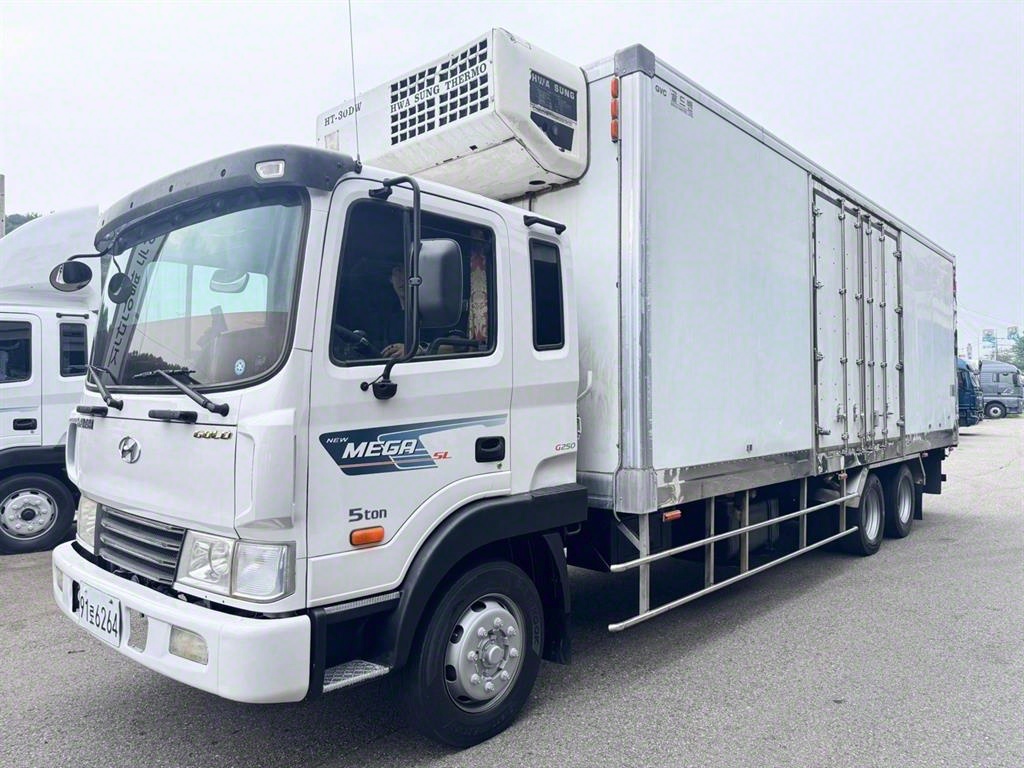 현대 메가트럭 5톤 냉동탑 2009년식 주행 259,164km 중고 화물차 대표 이미지
