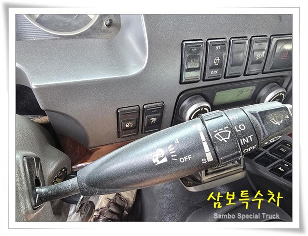 현대 트라고 24톤 1+3축 암롤트럭 2012년식 주행 602,799km 중고 화물차 상세 이미지 10