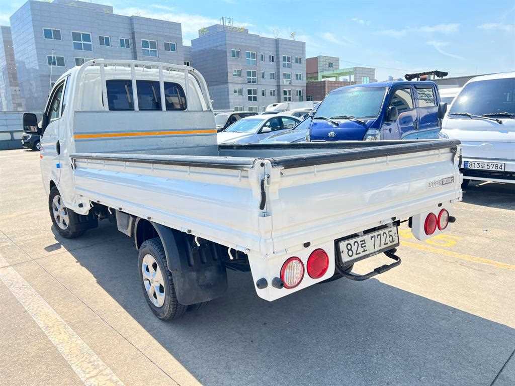 현대 포터2 슈퍼캡 초장축 1톤 카고 중고 화물차 2018 주행 176,305km 상세 이미지 6