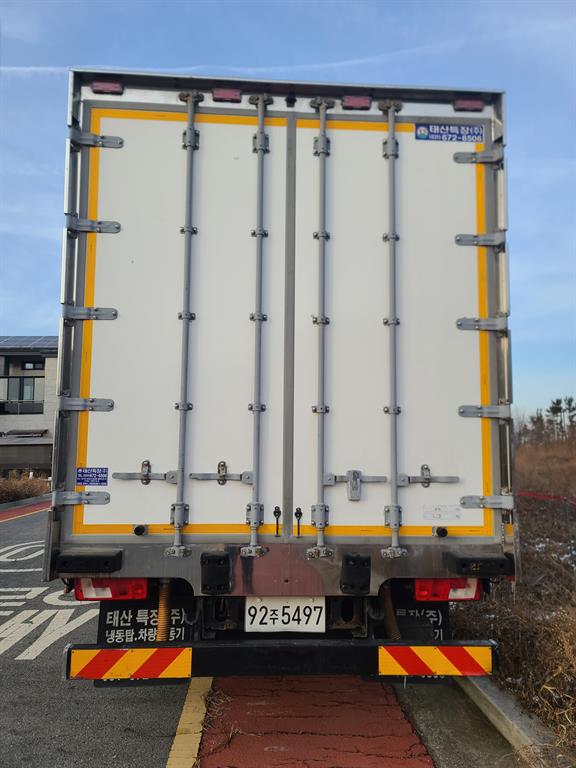 6.5톤 써브냉동 냉동탑 2023년식 주행 149,435km 중고 화물차 상세 이미지 4