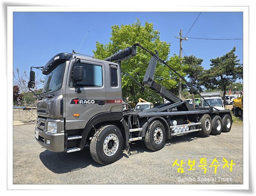 현대 트라고 25톤 롱바디 암롤트럭 2013년식 주행 1,052,374km 중고 화물차 대표 이미지