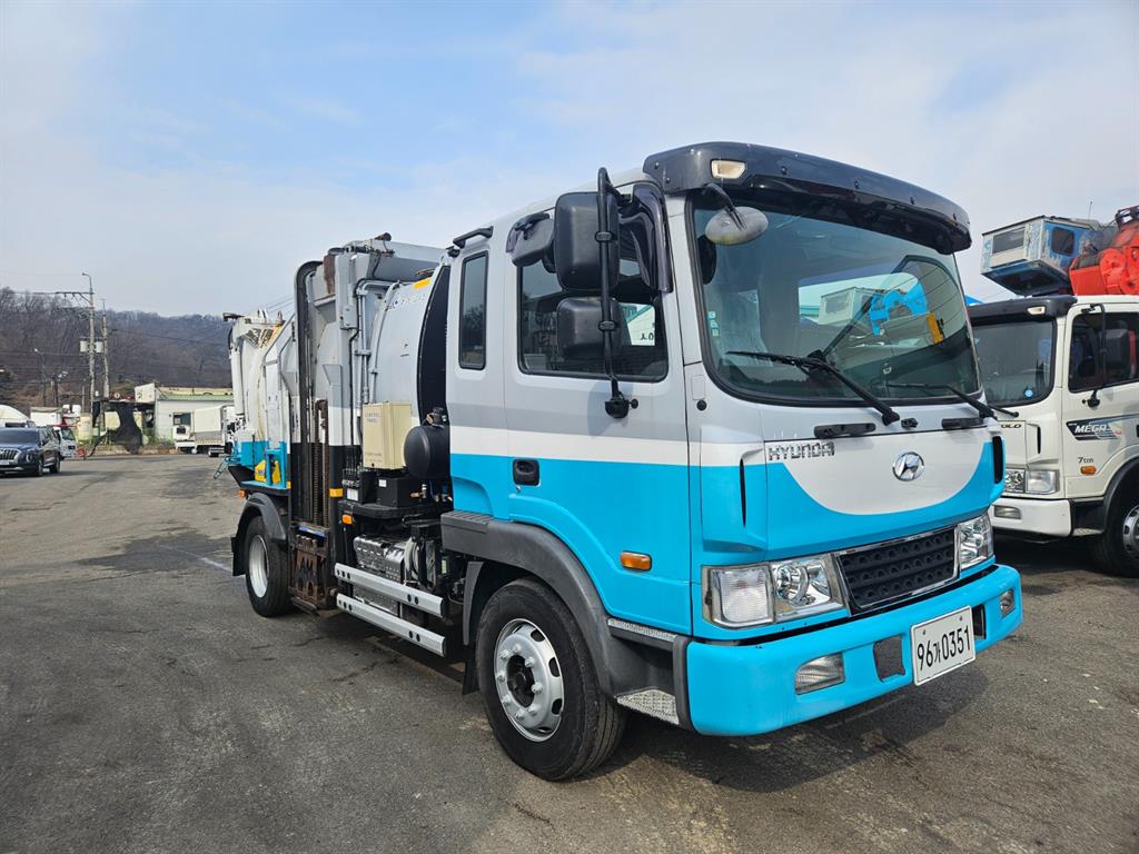 현대 메가트럭 6.7톤 밀판형 음식물차 2019년식 주행 66,725km 중고 화물차 대표 이미지
