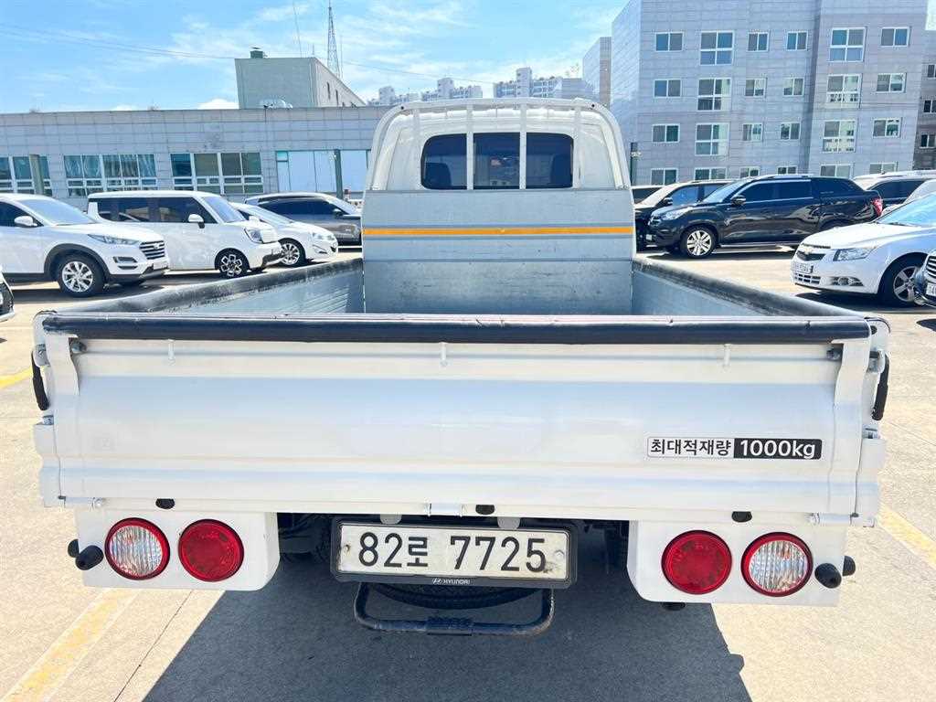 현대 포터2 슈퍼캡 초장축 1톤 카고 중고 화물차 2018 주행 176,305km 상세 이미지 4