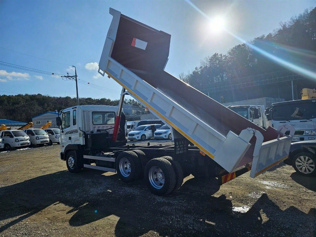 2010년식 주행 272,535km 현대 4.5톤 저상 앞축 롱덤프 중고 화물차 상세 이미지 13