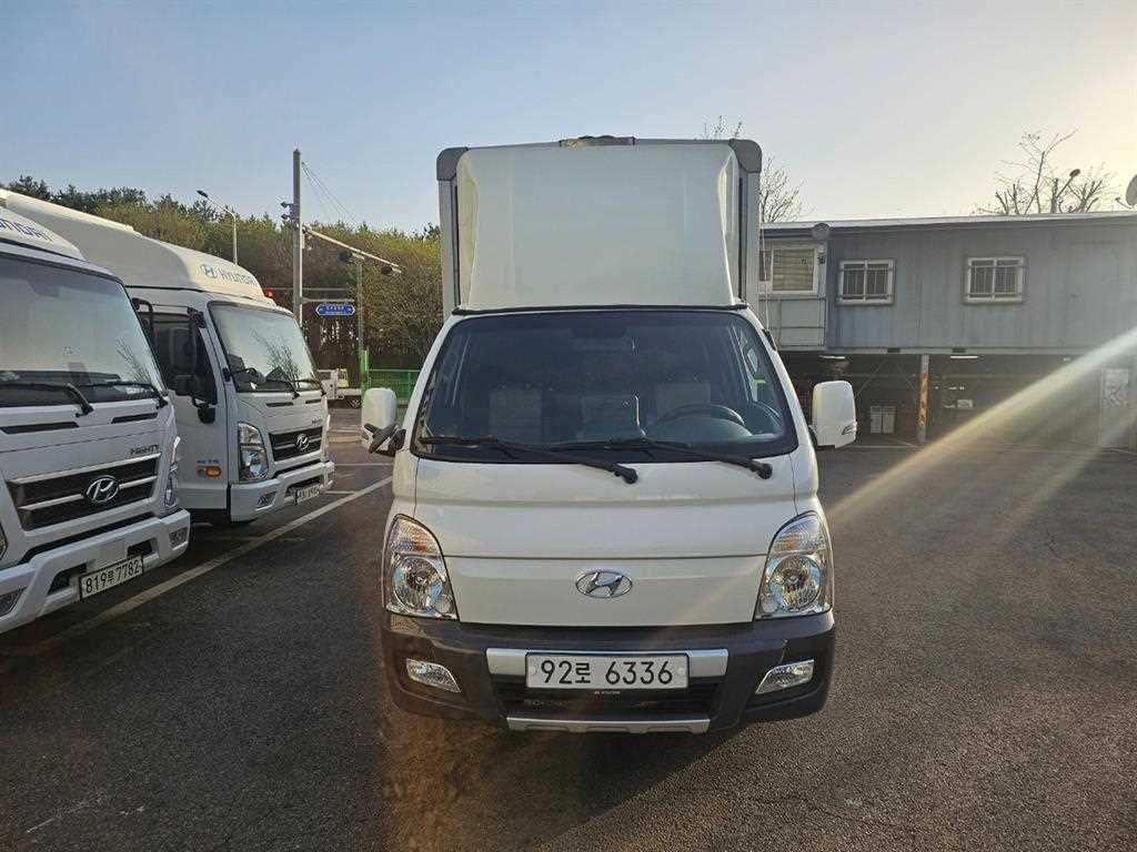 현대 포터2 1톤 롱바디 윙바디 2018년식 주행 243,121km 중고 화물차 상세 이미지 2