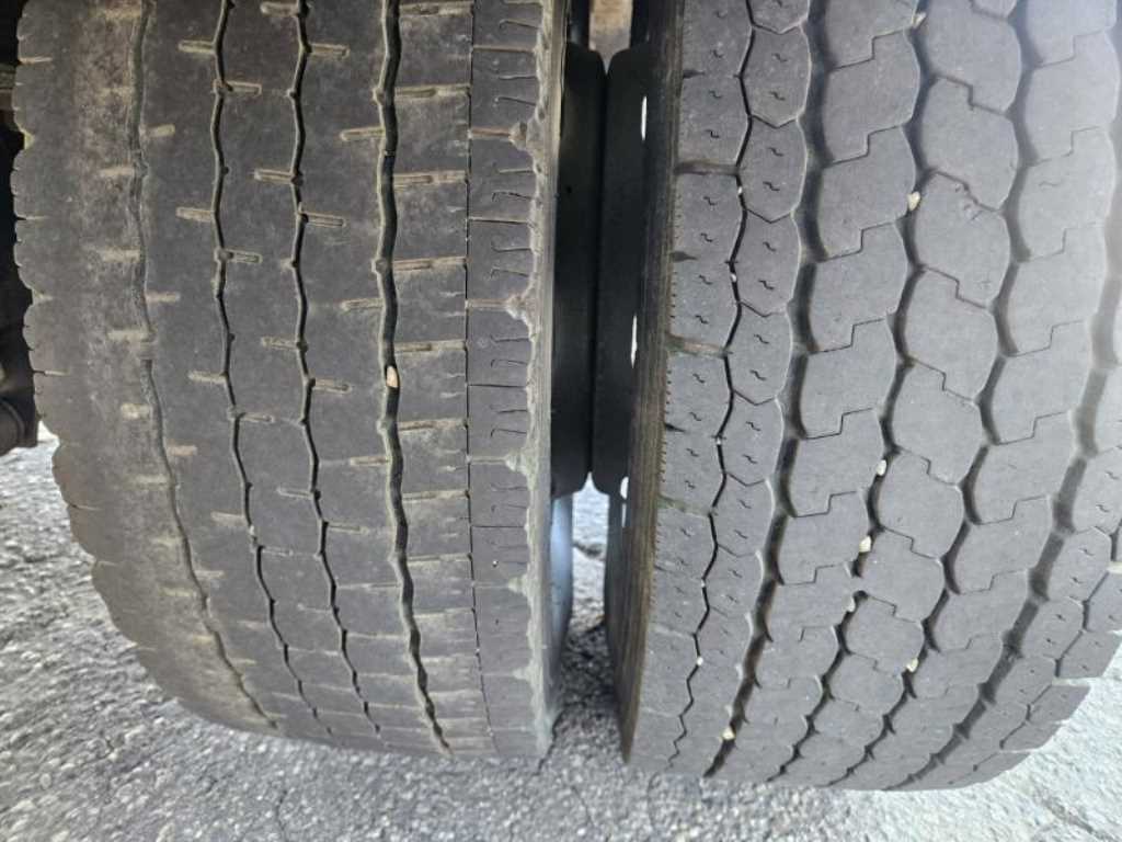 2016년식 주행 311,508km 현대 메가트럭 5톤 음식물수거차 중고 화물차 음식물차 상세 이미지 17