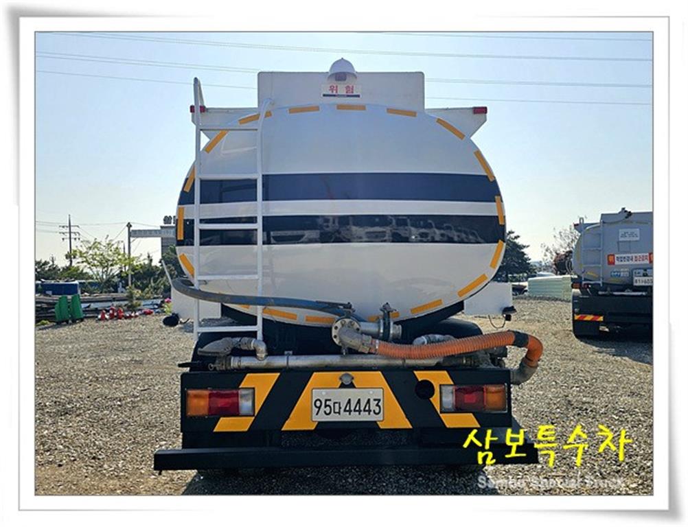 현대 트라고 0리터 살수차 2010년식 중고 화물차 16톤 2010-03 주행 835,573km 상세 이미지 15