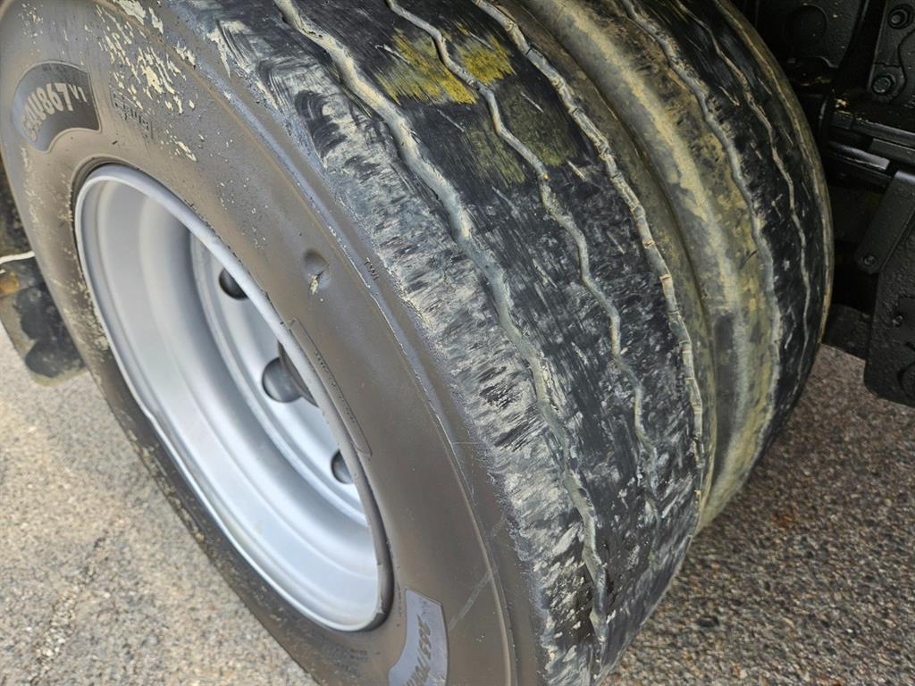 볼보 4.5톤 셀프로더 적재함 7500 태건특장 2018년식 주행 475,437km 중고 트럭 상세 이미지 20
