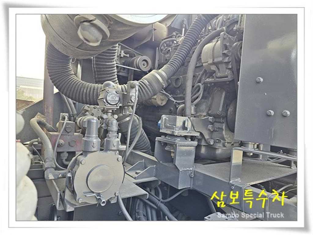 현대 8.5톤 신정 노면청소차 2015년식 중고 화물차 그 밖에 2015-02 주행 90,021km 상세 이미지 11