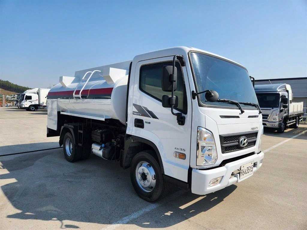 3.5톤 5000리터 탱크로리 2017년식 주행 593,353km 중고 화물차 홈/탱크로리 대표 이미지