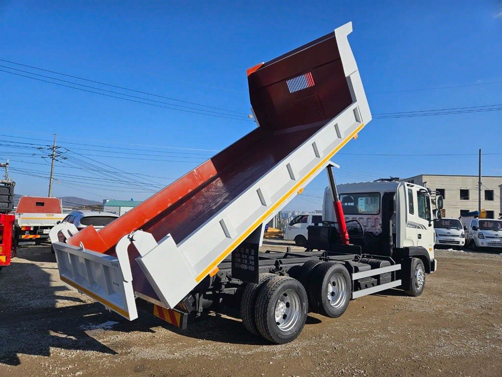 2010년식 주행 272,535km 현대 4.5톤 저상 앞축 롱덤프 중고 화물차 상세 이미지 11