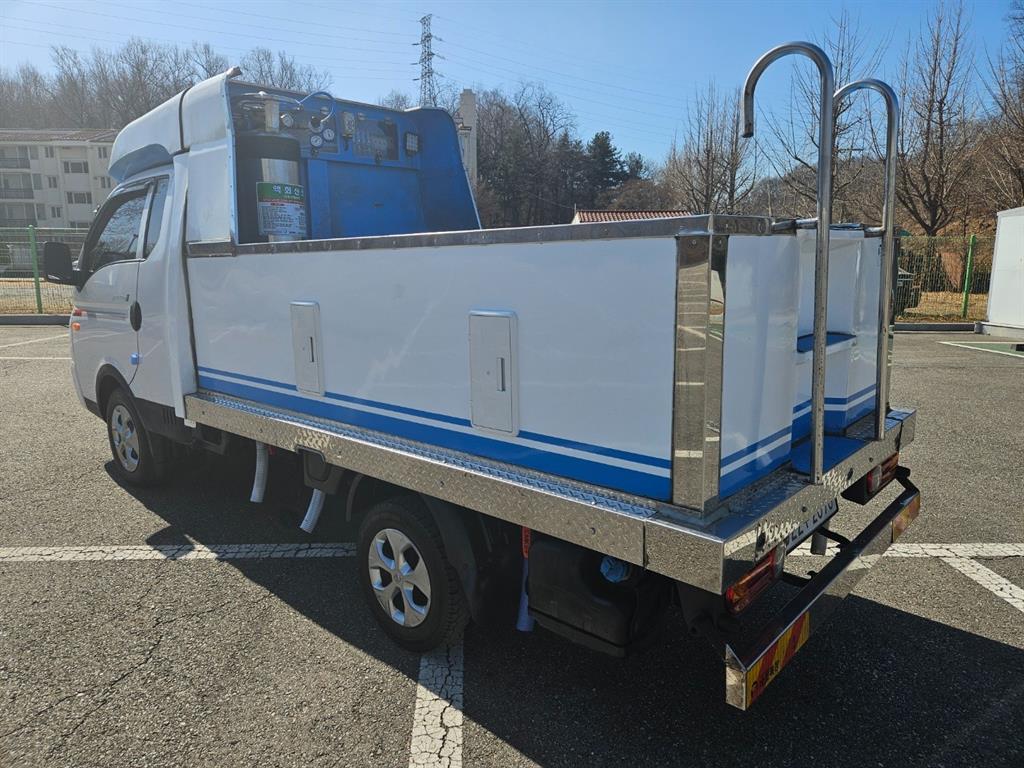 현대 포터2 슈퍼캡 초장축 1.3톤 활어차 2023년식 주행 159,600km 중고 트럭 상세 이미지 5