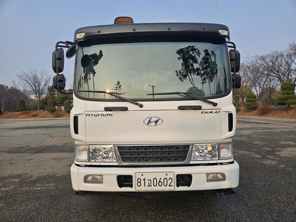 현대 메가트럭 7.5톤 카고크레인 수산887 2020년식 주행 20,301km 중고 화물차 상세 이미지 3