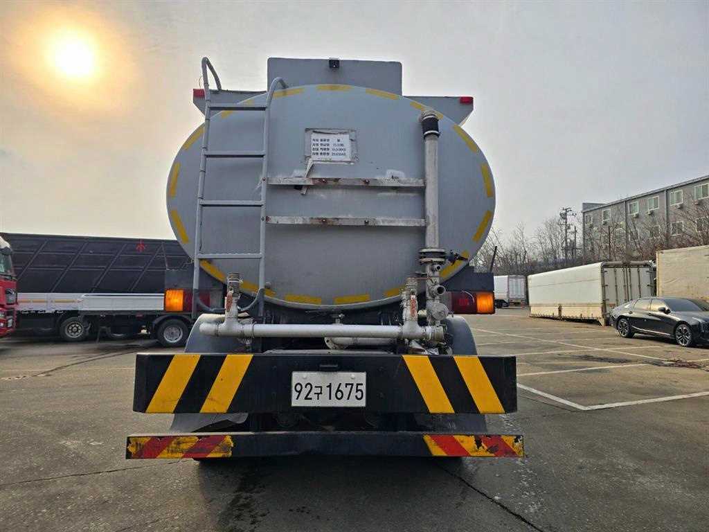 현대 뉴파워트럭 14톤 15,500L 살수차 2005년형 주행 131,127km 중고 화물차 상세 이미지 5
