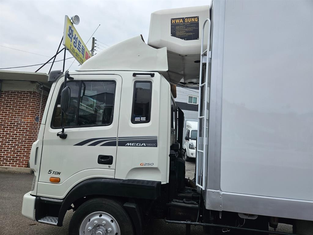 현대 메가트럭 4.5톤 써브 냉동탑 2012년식 주행 590,000km 중고 화물차 상세 이미지 5