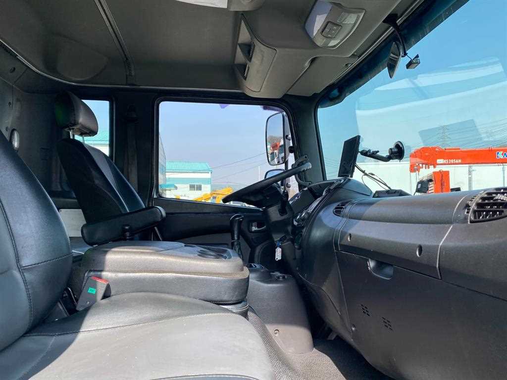 현대 메가트럭 5톤 압착식 진개차 2018년식 주행 179,964km 중고 화물차 상세 이미지 18
