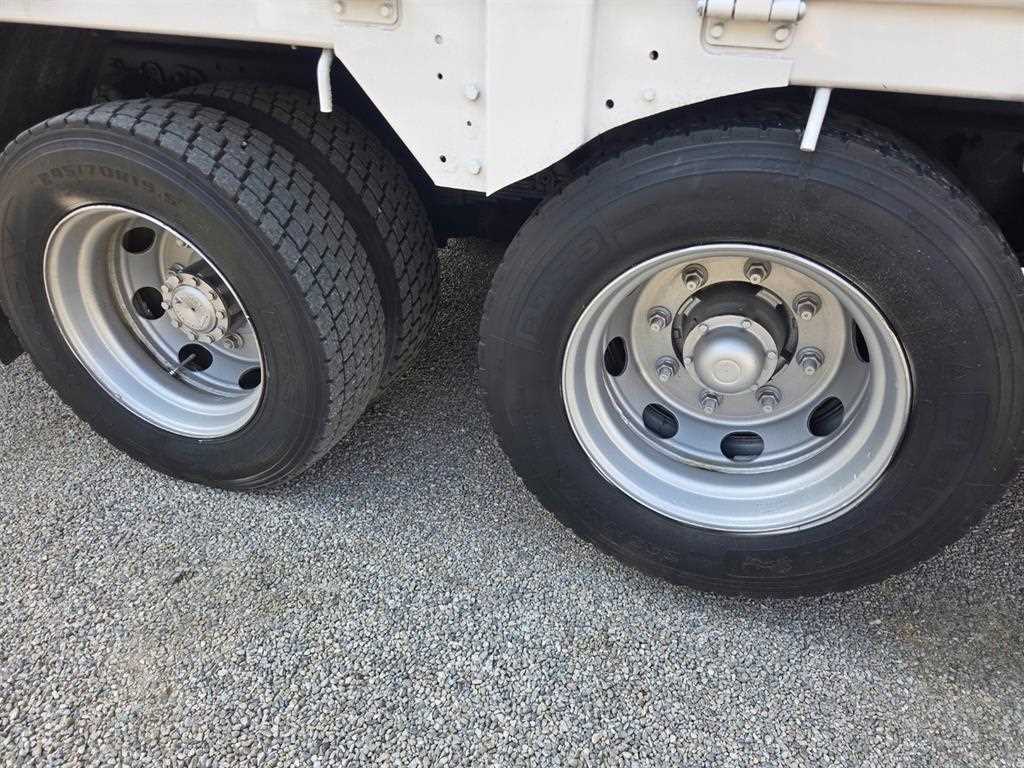 현대 메가트럭 5톤 집게차 2018년식 주행 217,745km 중고 화물차 상세 이미지 14