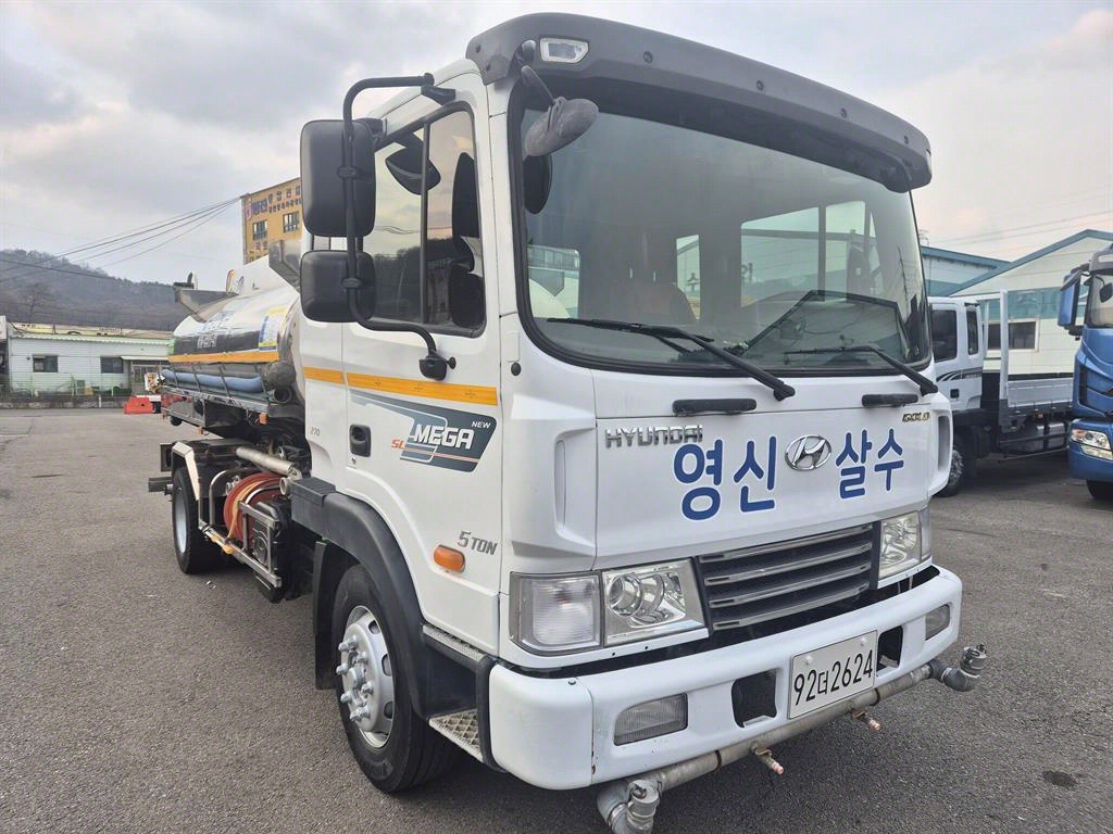현대 5톤 7200리터 스텐 살수차 2009년식 주행 198,501km 중고 화물차 상세 이미지 3