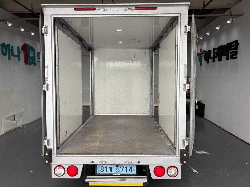 현대 포터2 EV 1톤 하이내장탑 2023년식 주행 18,390km 중고 화물차 상세 이미지 7
