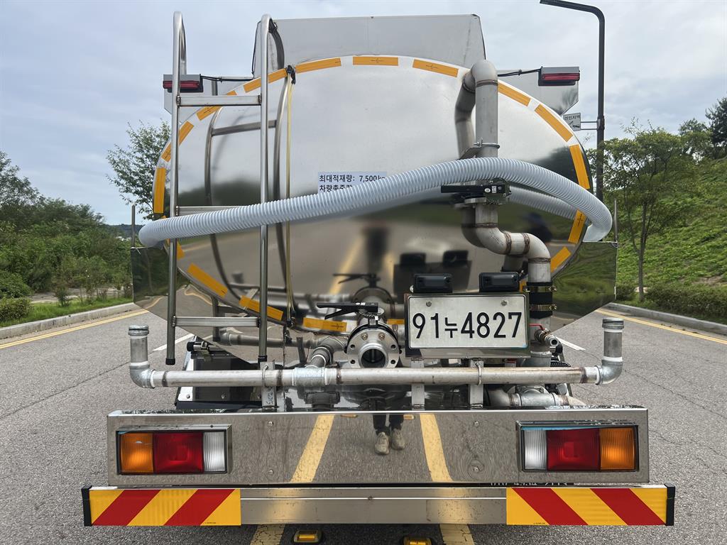 5톤 7700리터 스텐 살수차 2013년식 주행 310,145km 중고 화물차 대표 이미지