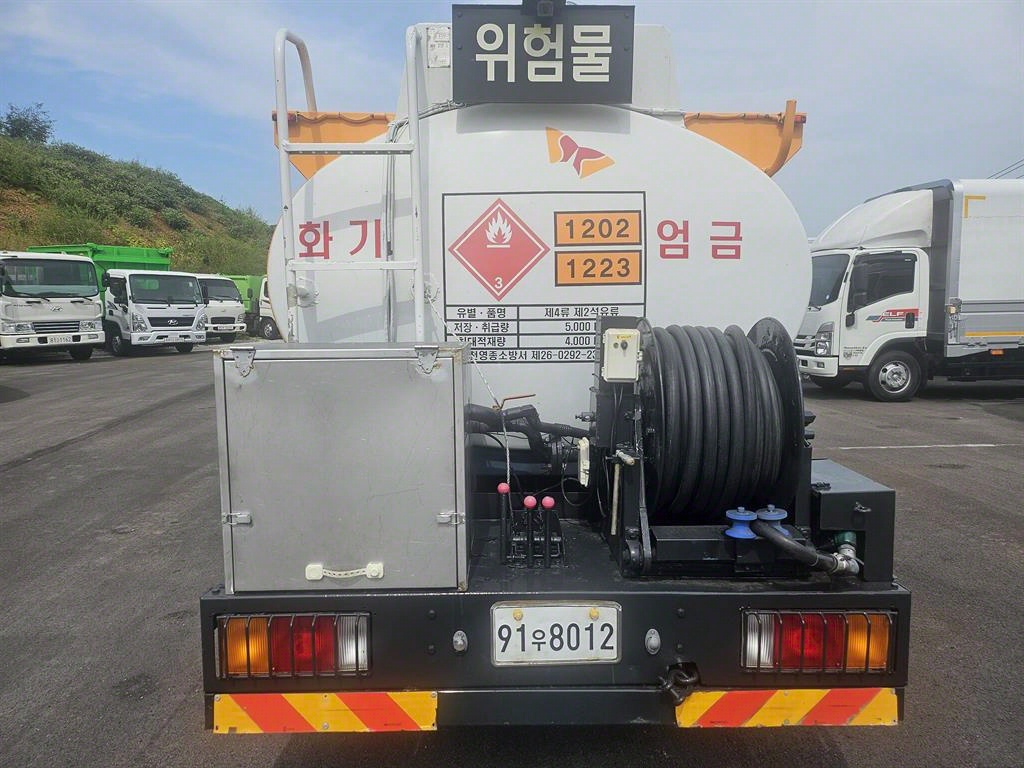 현대 올뉴마이티 3.5톤 5000리터 알루미늄 탱크로리 2017년식 주행 228,535km 중고 화물차 홈/탱크로리 상세 이미지 5