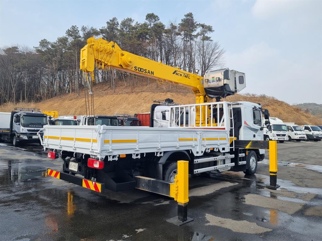현대 파비스 5톤 수산 746L 카고크레인 2022년식 주행 70,126km 중고 화물차 상세 이미지 4