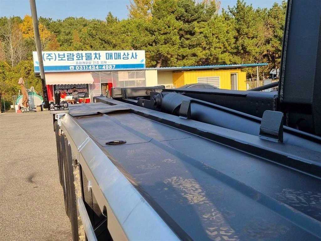 현대 엑시언트 24톤 1+3축 암롤트럭 2018년식 주행 371,200km 중고 화물차 상세 이미지 14