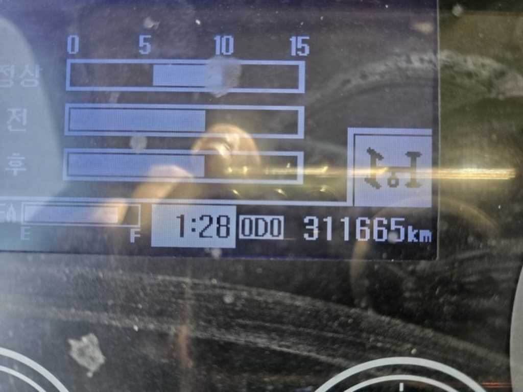 2016년식 주행 311,508km 현대 메가트럭 5톤 음식물수거차 중고 화물차 음식물차 상세 이미지 11