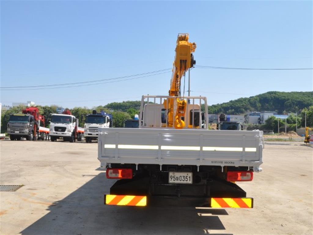 현대 파비스 5.5톤 수산 746 카고크레인 2023년형 주행 57,800km 중고 화물차 상세 이미지 5