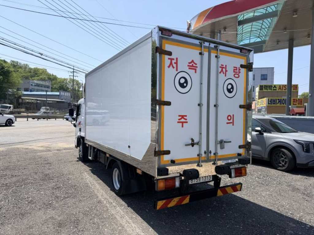 2.5톤 냉동탑 2023년식 주행 332,710km 중고 화물차 상세 이미지 6
