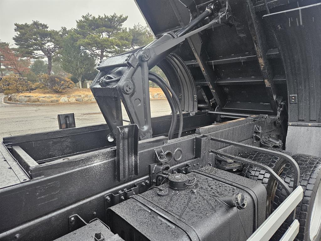 현대 메가트럭 4.5톤 정품덤프 바닥보강 2009년식 주행 298,468km 중고 화물차 상세 이미지 15